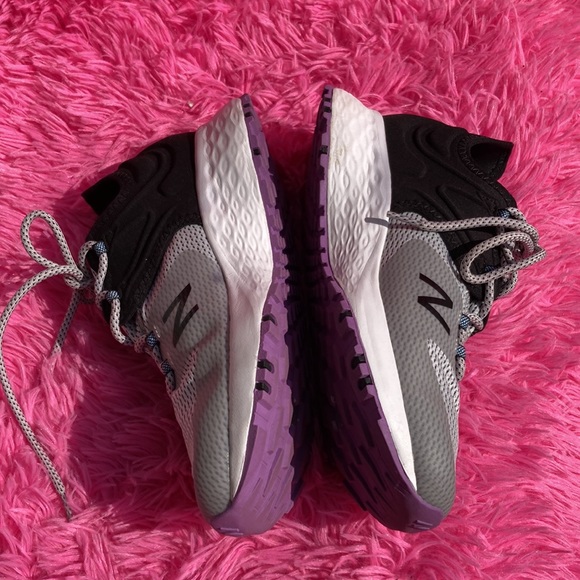 New Balance ROAV Freshfoam runners, older model, size 10 - Picture 6 of 10